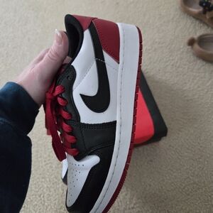 jordan 1 low. OG black toe. youth 5.5
